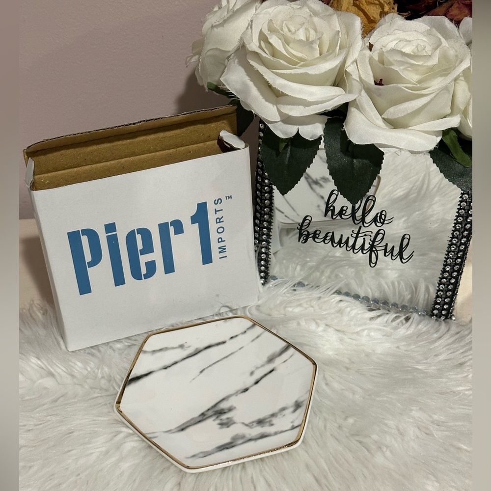 NWT Pier 1 Imports Marble Ring Tray